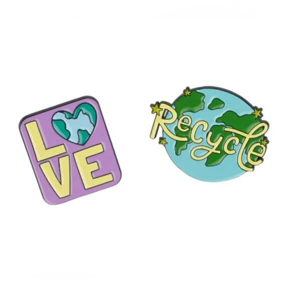 U Style Backpack Pins, Multicolor Love/Recycle Theme, Set of 2 - Picture 2 of 3